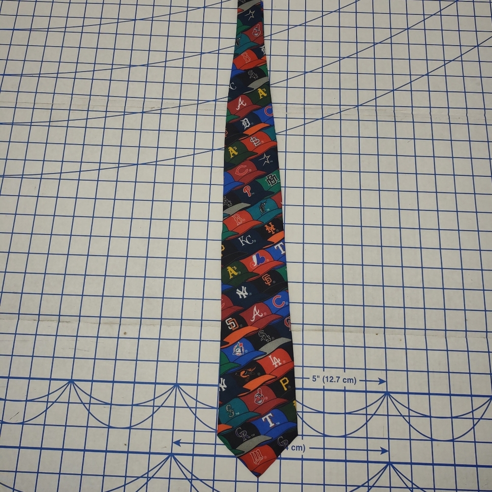 Vintage Surrey "MLB Caps 1995" Tie